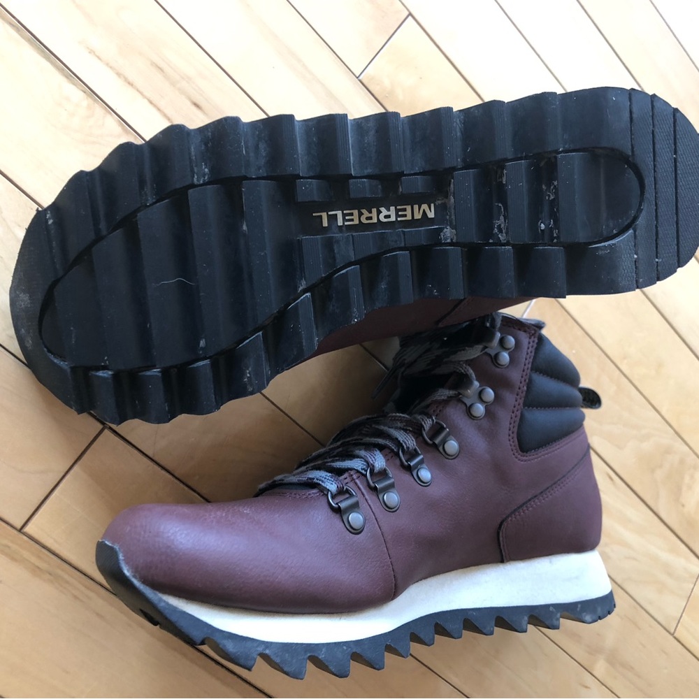 Merrell boots 🥾 - Picture 3 of 5